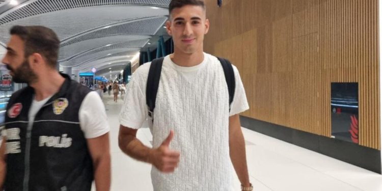Mert Müldür ve Miha Zajc, Fenerbahçe için İstanbul’da