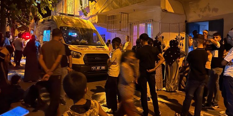 Diyarbakır’da husumetlilerinin silahlı saldırısına uğradı, hayatını kaybetti