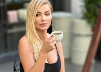 Estetik bayan Songül Karlı annesini paylaştı! Gören “Hangisi anne hangisi kız?” diye sordu