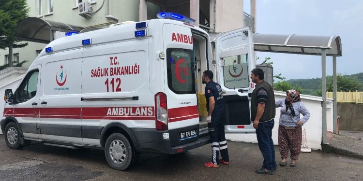 Zonguldak’ta istikrarını kaybedip balkondan düşen bayan öldü