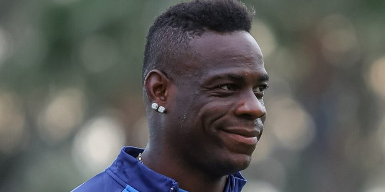 Mario Balotelli’den Filistin’e takviye: One minute!